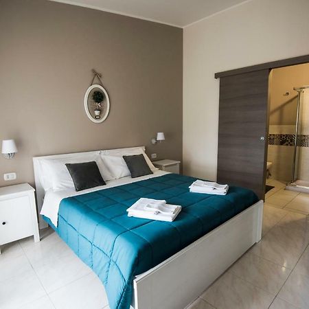 Апартаменти Casa Mira Ачи-Трецца Екстер'єр фото